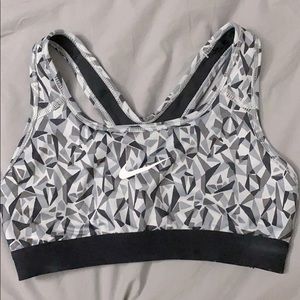 Nike sports bra - geometric print